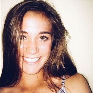 Meet your Posher, Nora